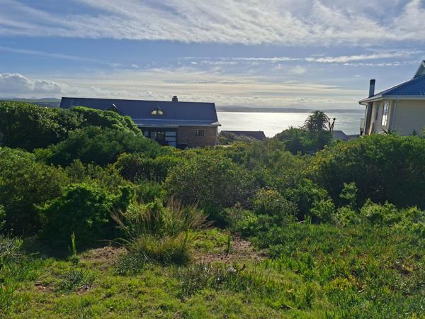 683 m² Land