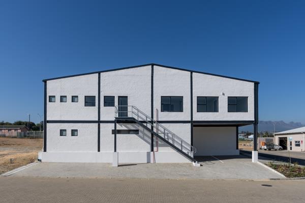 645 m² Industrial space