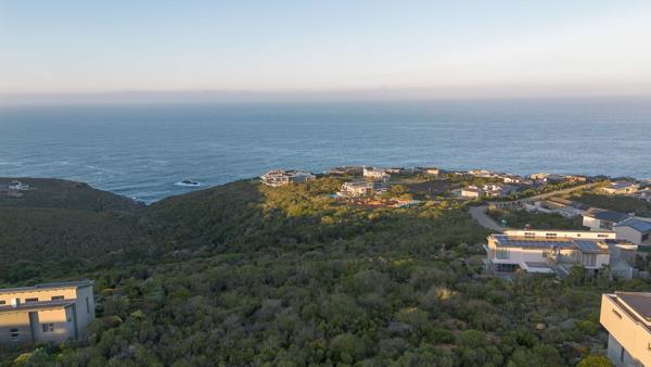 2 000 m² Land