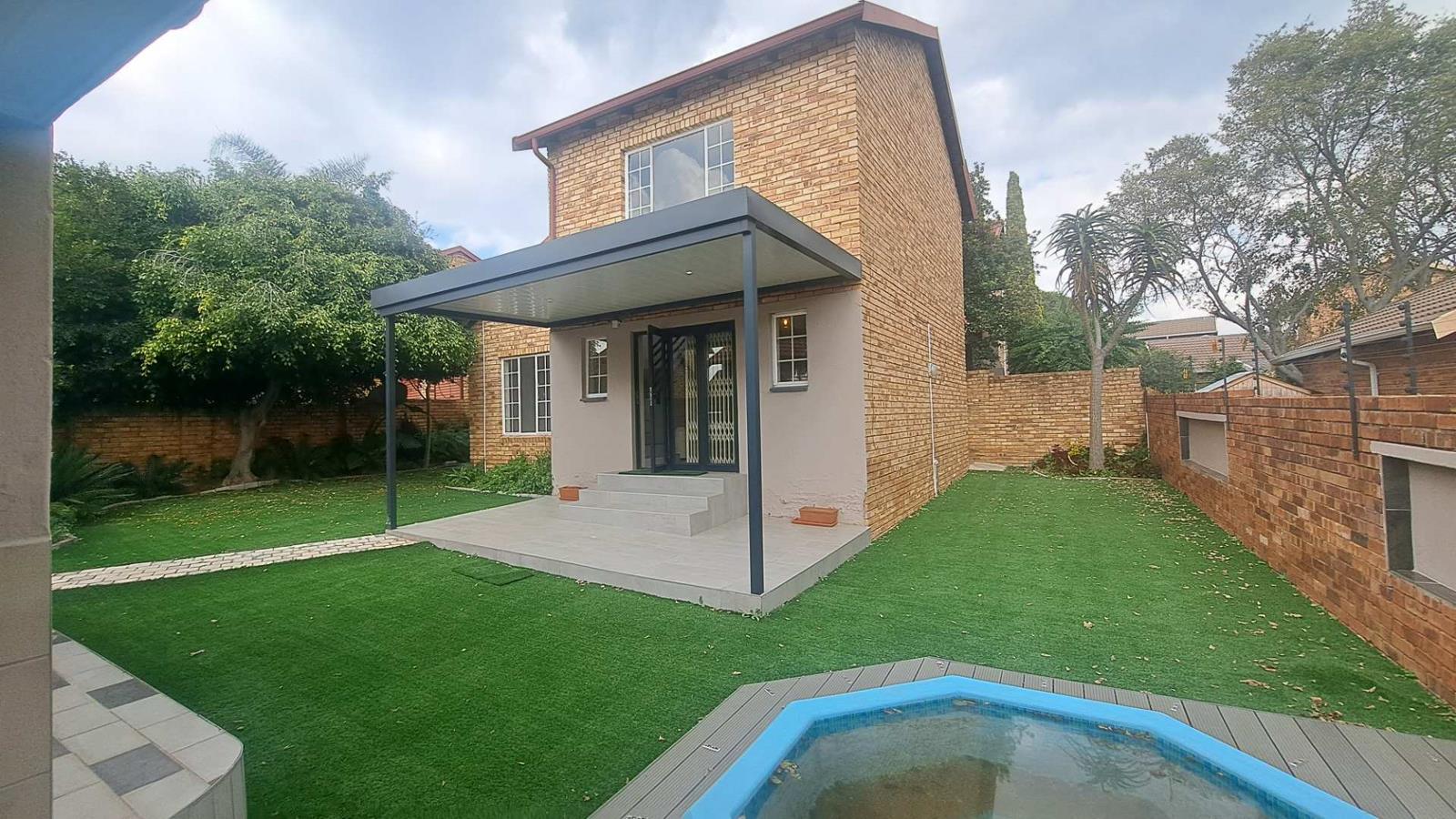 3 Bedroom Townhouse in Wilgeheuwel