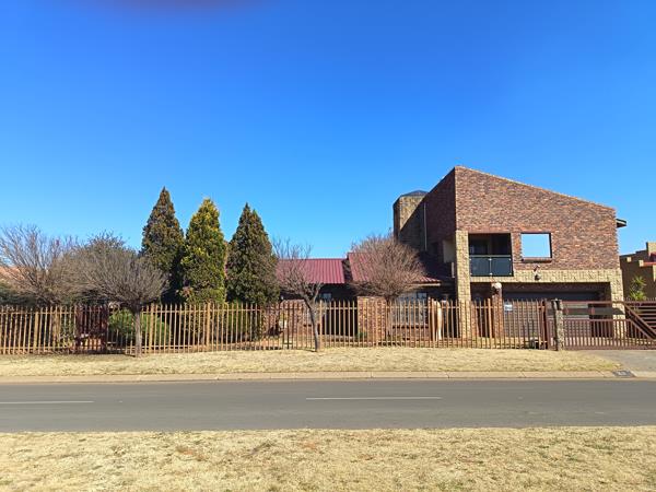 5 Bedroom House