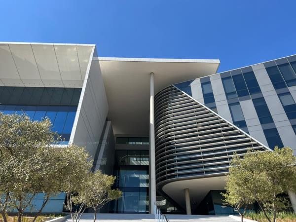 595 m² Commercial space