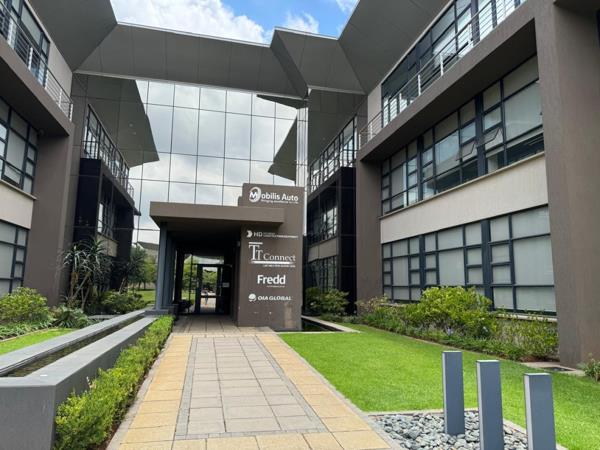 866 m² Office Space