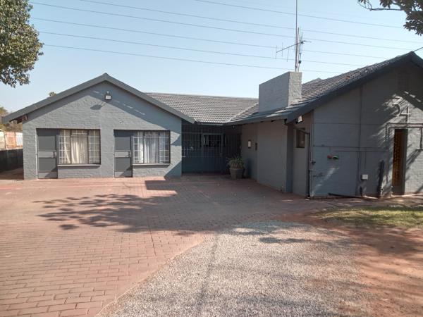 6 Bedroom House