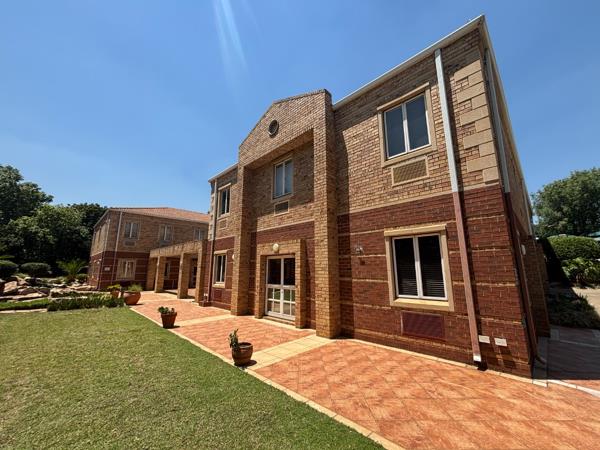 1 598 m² Office Space