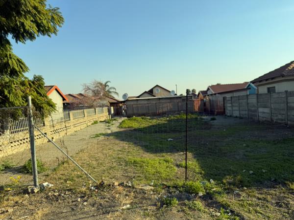 301 m² Land