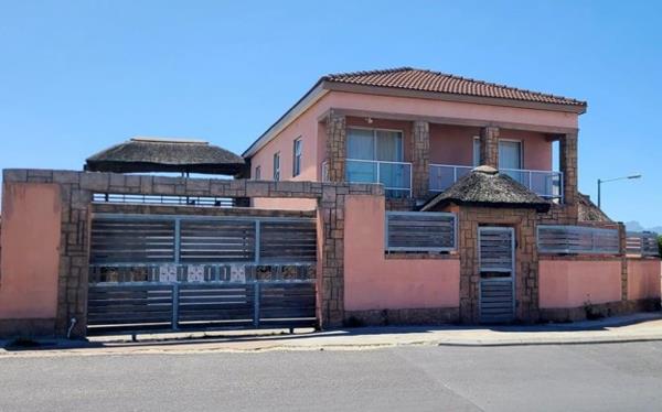 5 Bedroom House