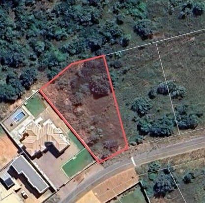 1 527 m² Land