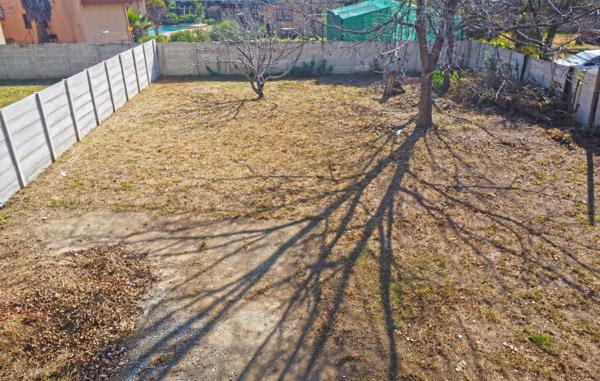 425 m² Land