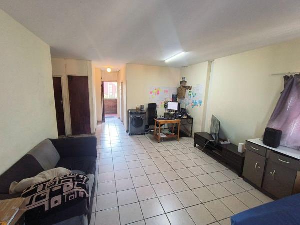 2 Bedroom Flat