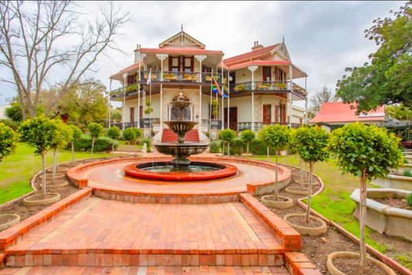 5 Bedroom House