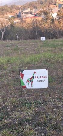 350 m² Land