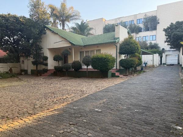6 Bedroom House