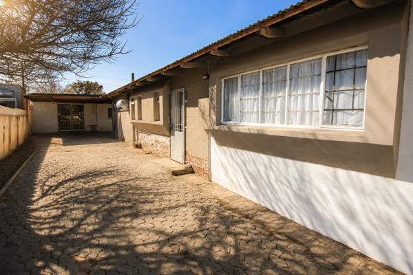 11 Bedroom House