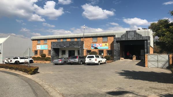 717 m² Commercial space