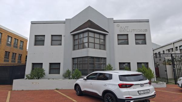 496 m² Commercial space