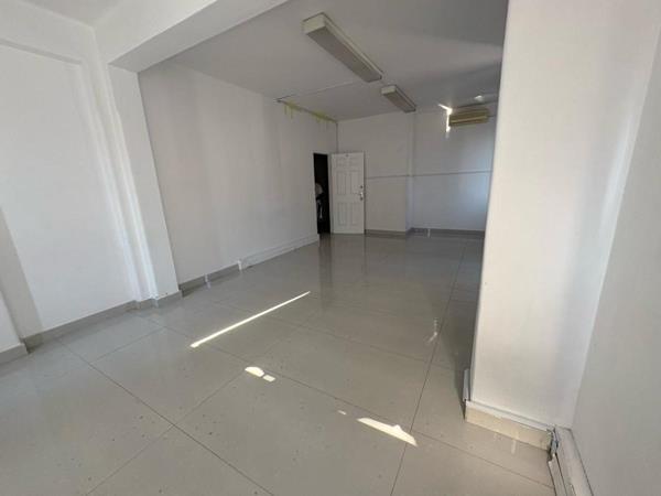 40 m² Retail Space