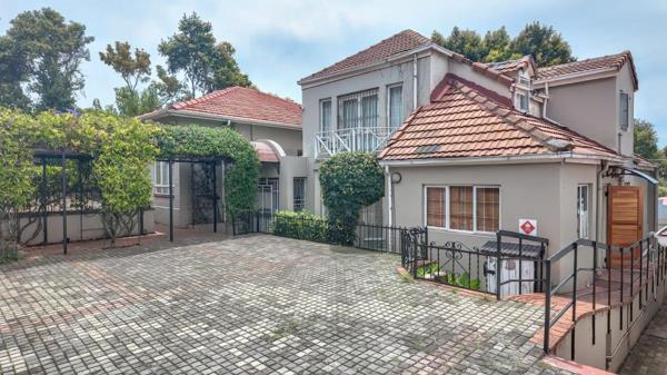 8 Bedroom House
