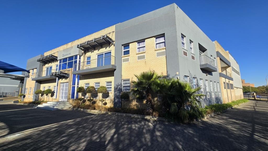 3 302 m² Industrial space