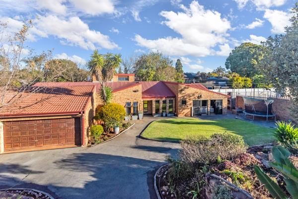 5 Bedroom House