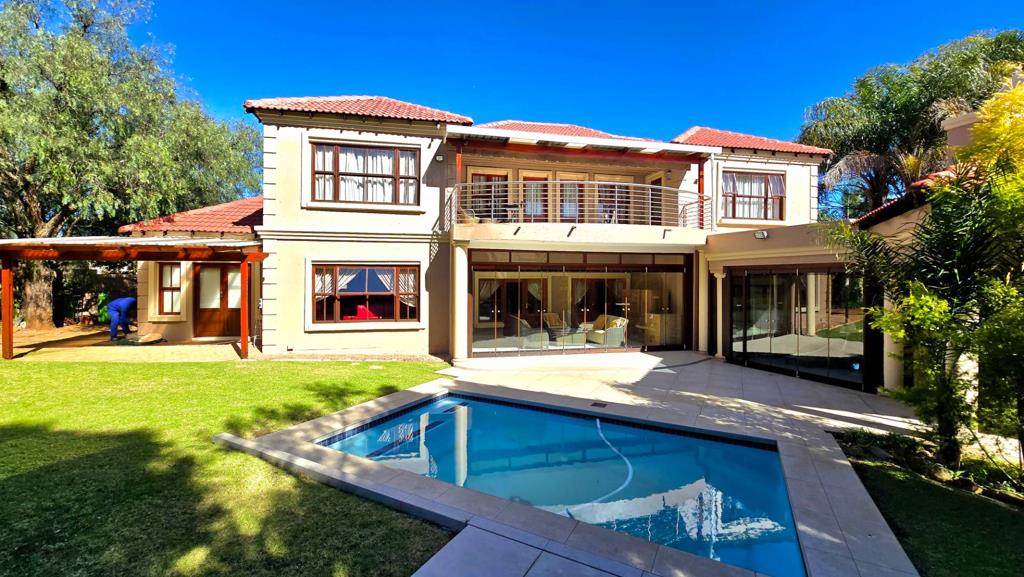 5 Bedroom House