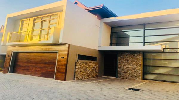 5 Bedroom Townhouse