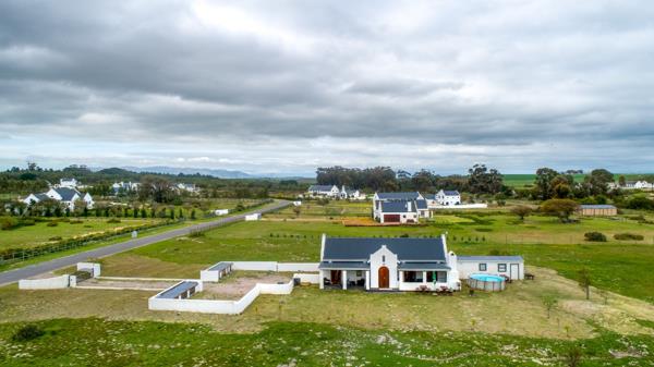 1.1 ha Smallholding