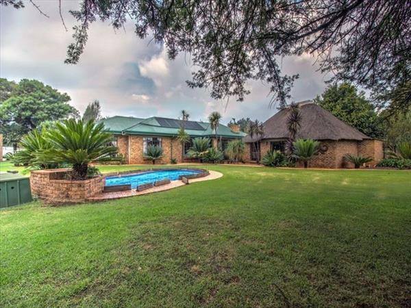 8 576 m² Smallholding
