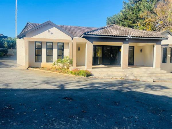 1 500 m² Office Space