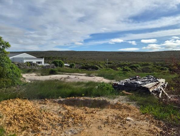 843 m² Land