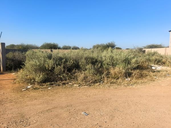 815 m² Land