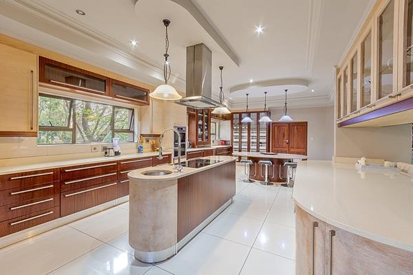 6 Bedroom House