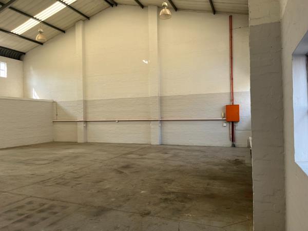 200 m² Commercial space