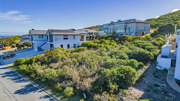 875 m² Land