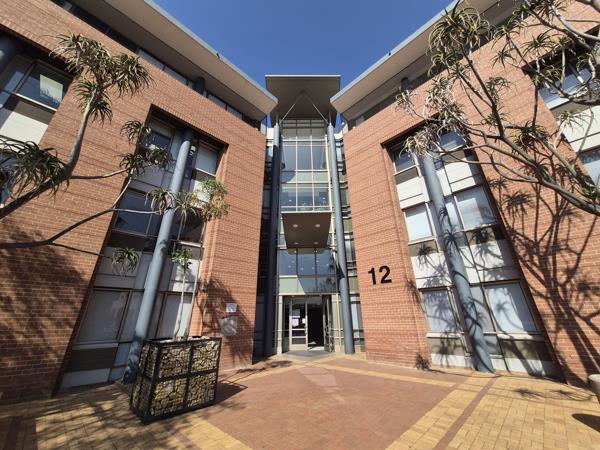 712 m² Commercial space