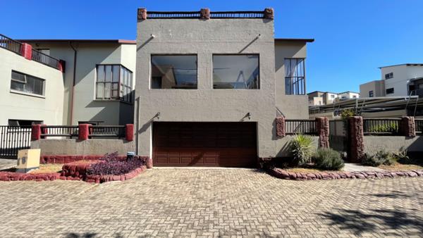 4 Bedroom Townhouse