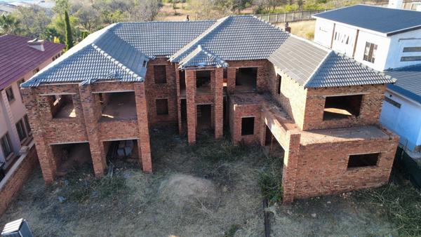 6 Bedroom House