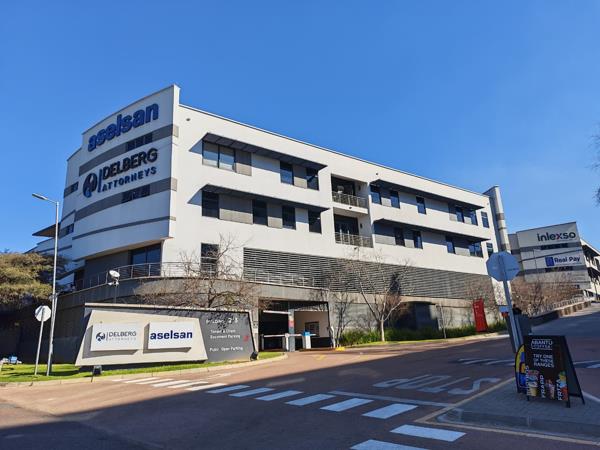 303 m² Commercial space