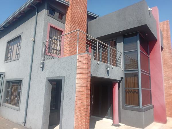 5 Bedroom House