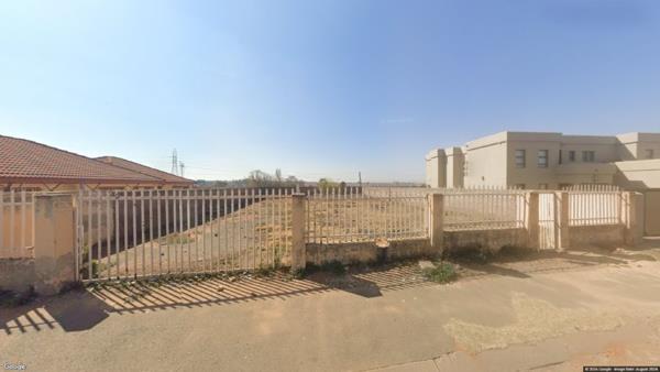 937 m² Land