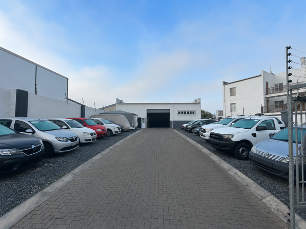 300 m² Commercial space