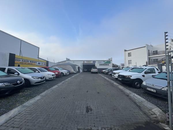 300 m² Commercial space