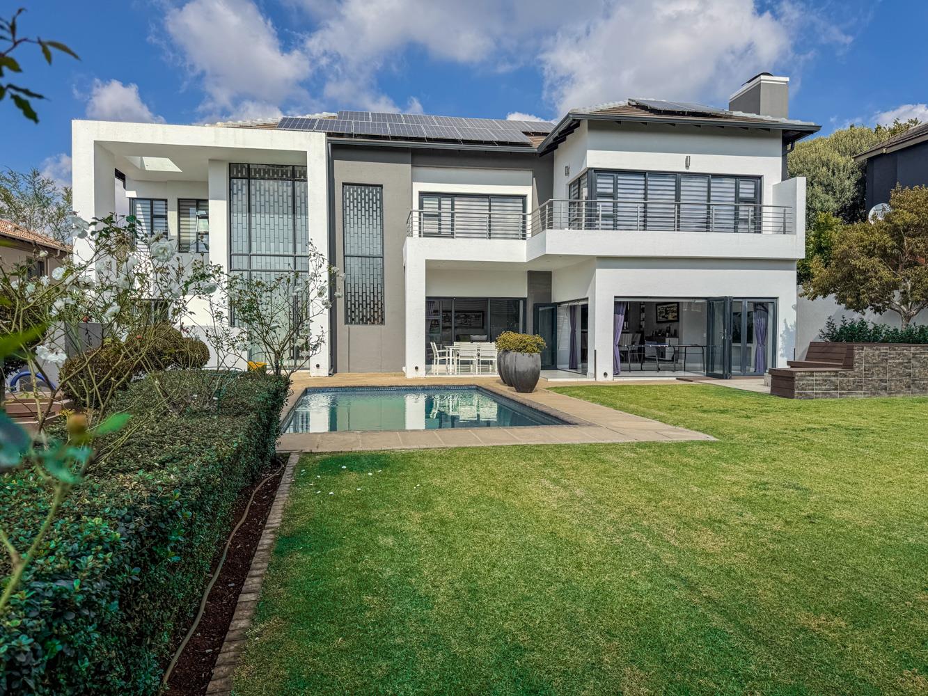 Casă, 478 m², teren 1068 m²
