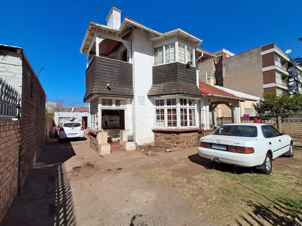 8 Bedroom House