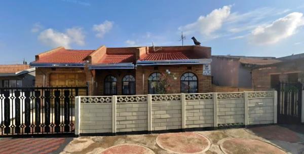 5 Bedroom House