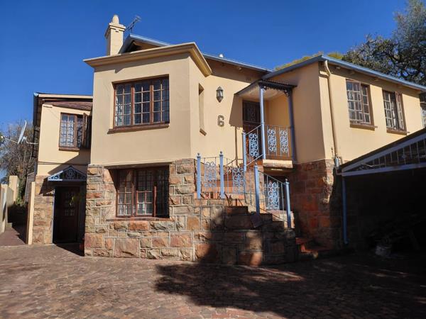 6 Bedroom House