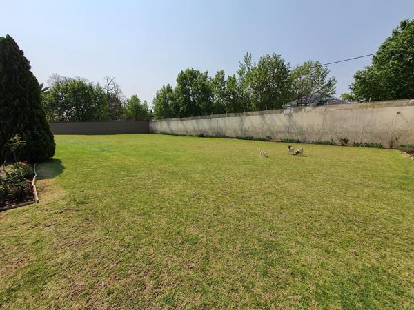 900 m² Land
