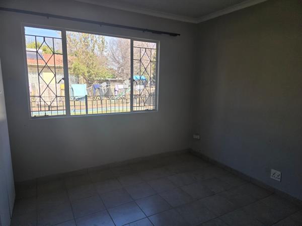 2 Bedroom Garden Cottage in Ferndale