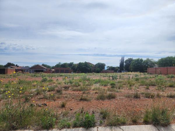 556 m² Land