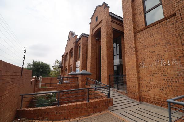 468 m² Office Space